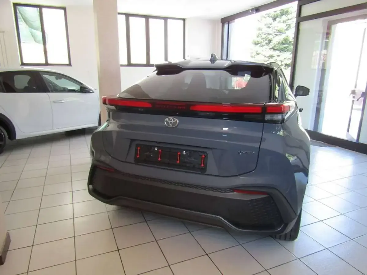 Nuova Toyota C-HR Trend 140 CV (102 kW) 2026 Ash grey SUV