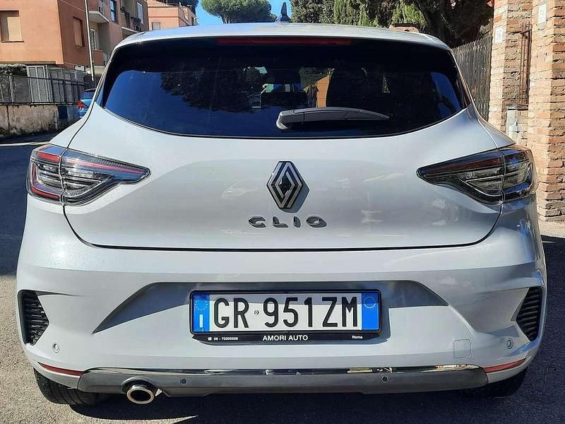 Usata Renault Clio V Techno 101 CV (74 kW) 2024 Grigio Berlina