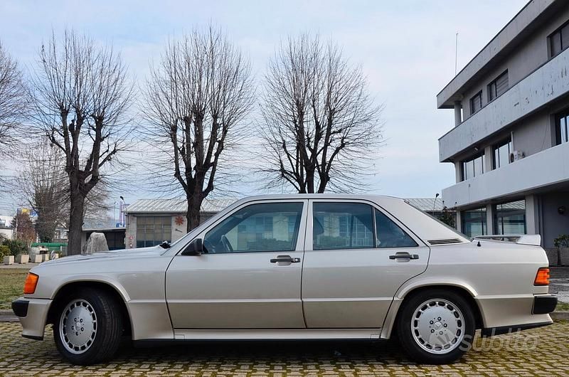 Usata Mercedes 190 185 CV (136 kW) 1986 Grigio Berlina