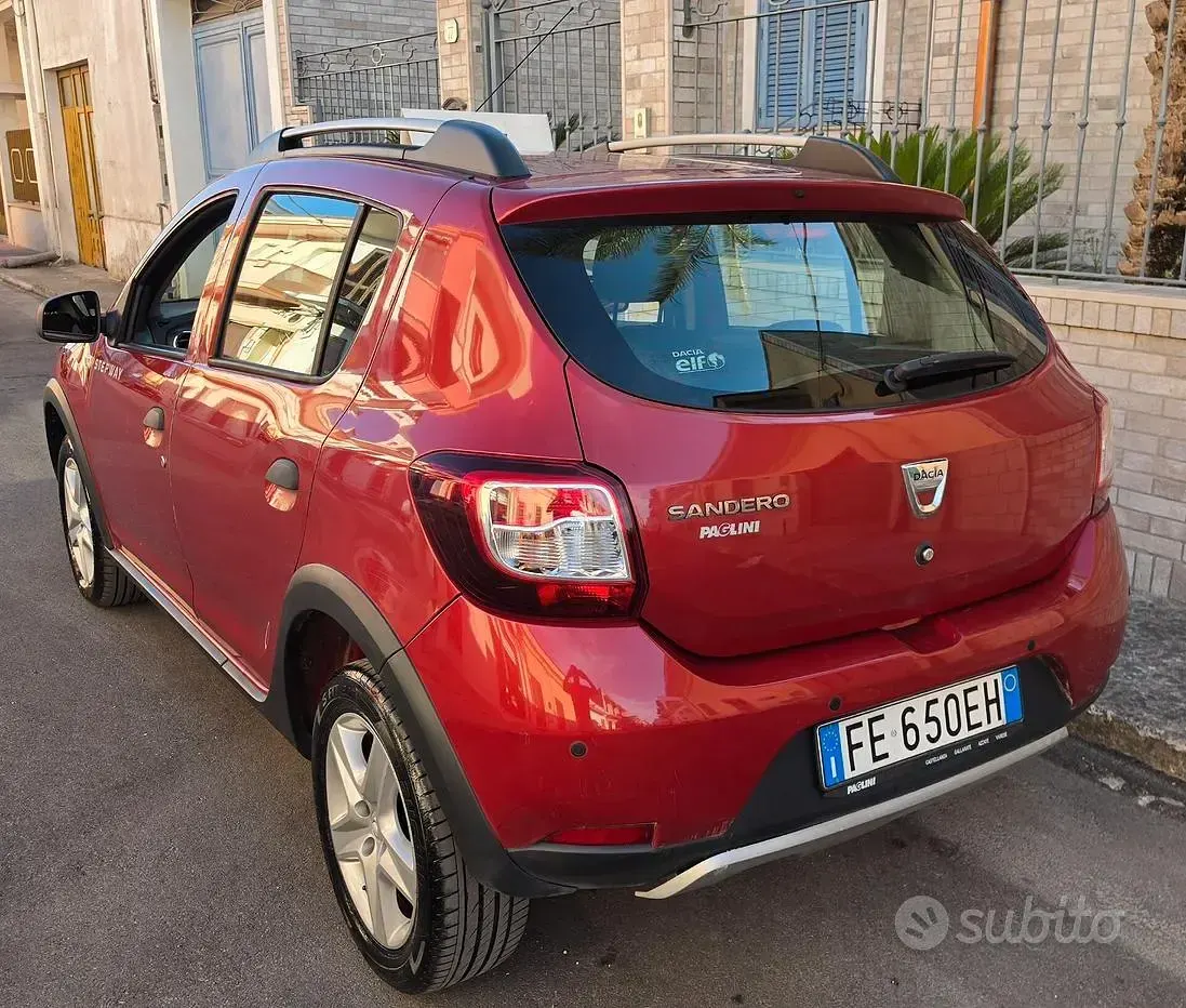 Usata Dacia Sandero 90 CV (66 kW) 2016 Rosso SUV