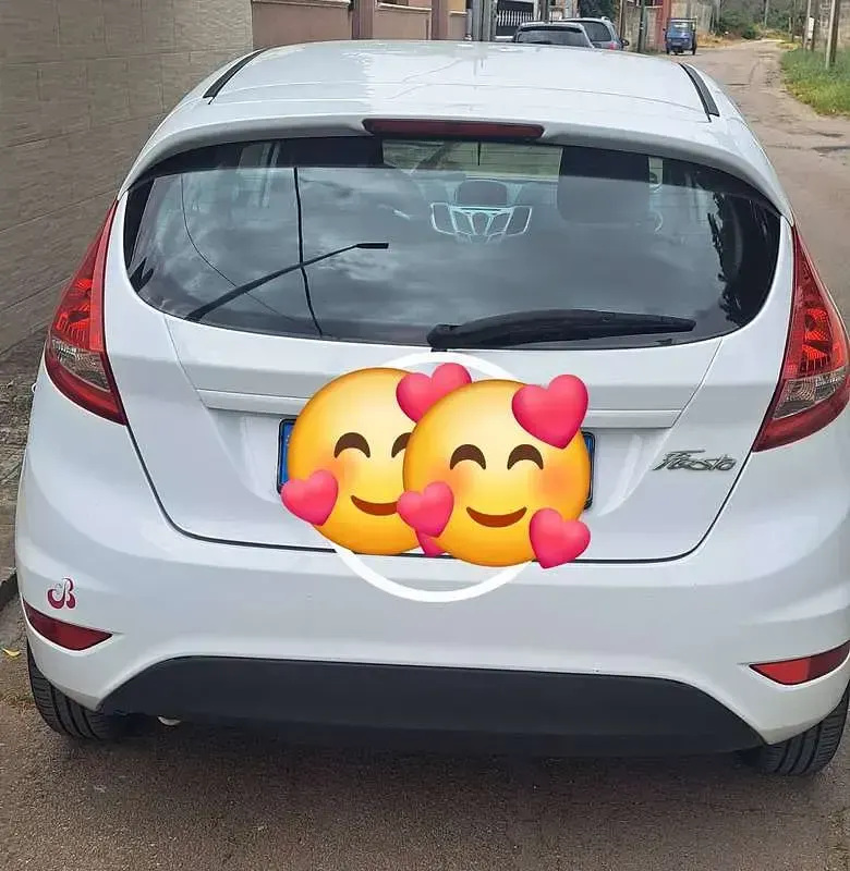 Usata Ford Fiesta Titanium 60 CV (44 kW) 2012 Bianco Berlina