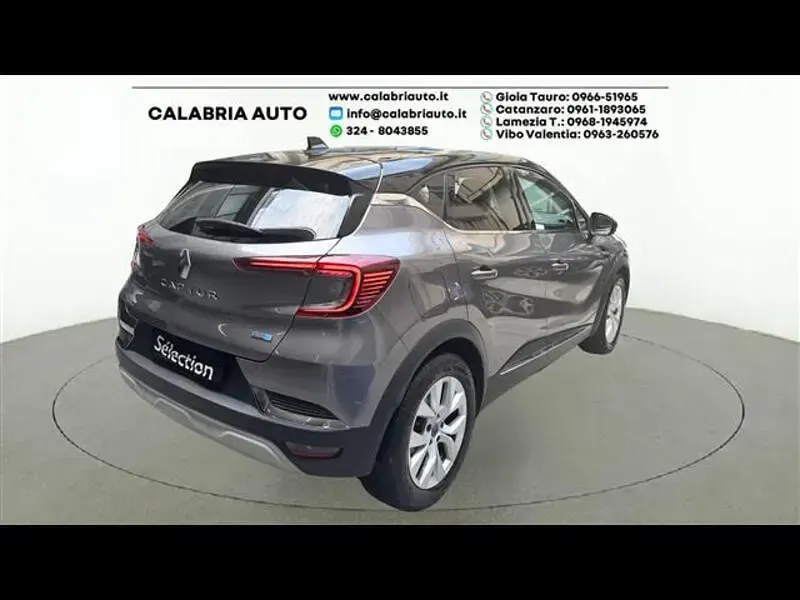 Usata Renault Captur Intens 145 CV (106 kW) 2021 Grigio scuro SUV
