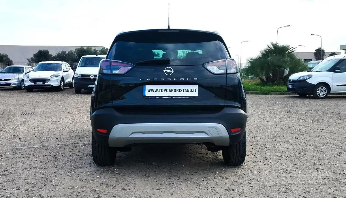 Usata Opel Crossland Elegance 110 CV (80 kW) 2023 Nero SUV