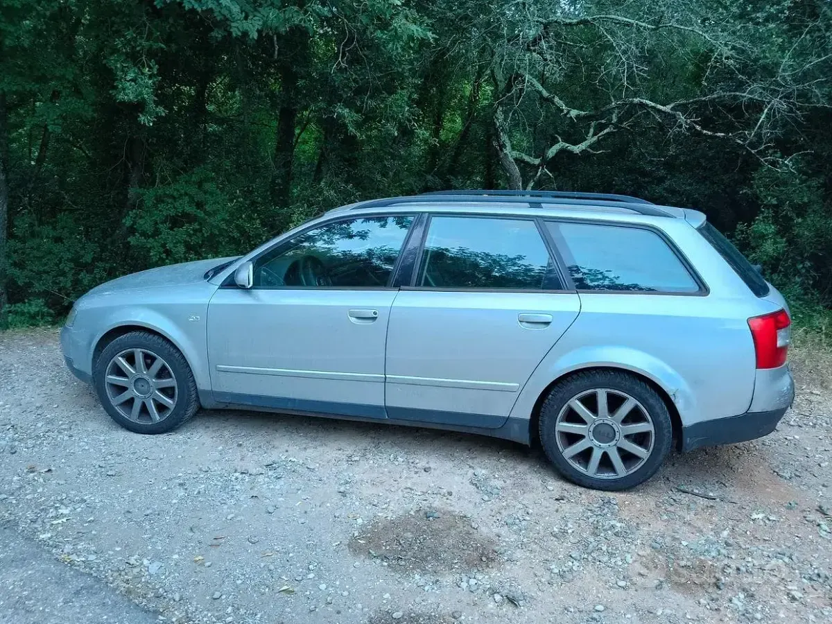 Usata Audi A4 130 CV (95 kW) 2002 Grigio Station wagon