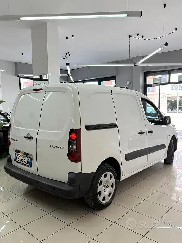 Usata Peugeot Partner Comfort 90 CV (66 kW) 2015 Bianco Monovolume