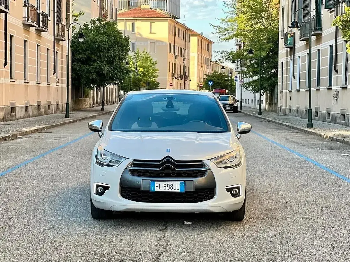 Usata DS Automobiles DS4 So Chic 120 CV (88 kW) 2012 Bianco Berlina