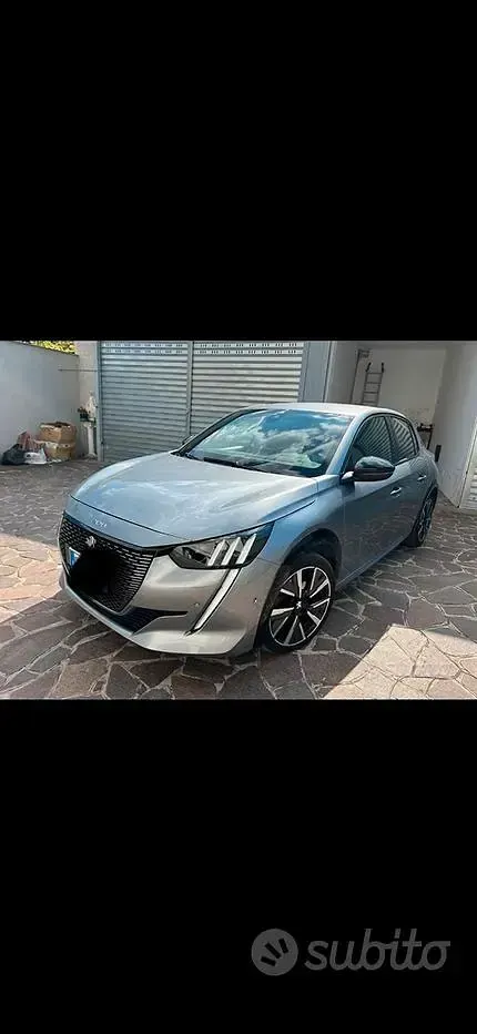Usata Peugeot 208 GT-line 102 CV (75 kW) 2020 Utilitaria