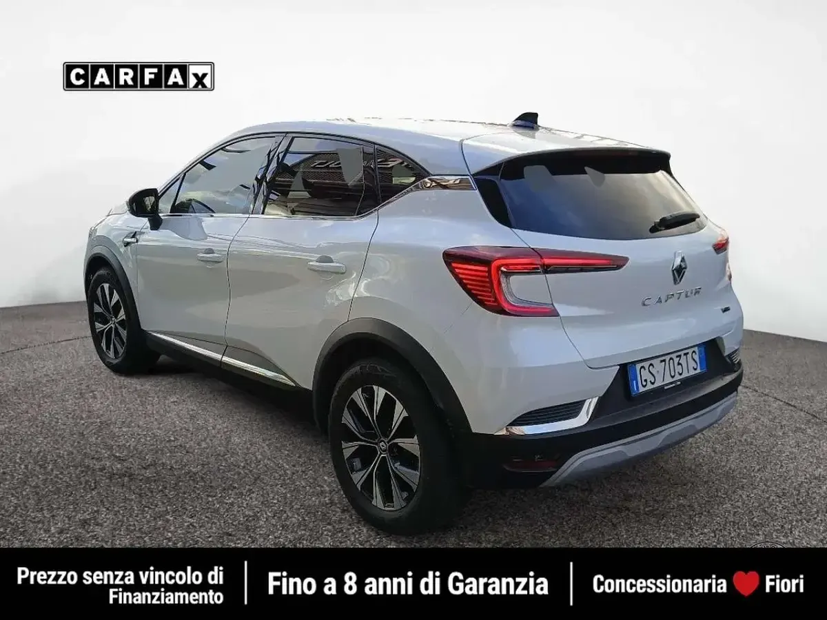 Usata Renault Captur Techno 143 CV (105 kW) 2023 Argento SUV