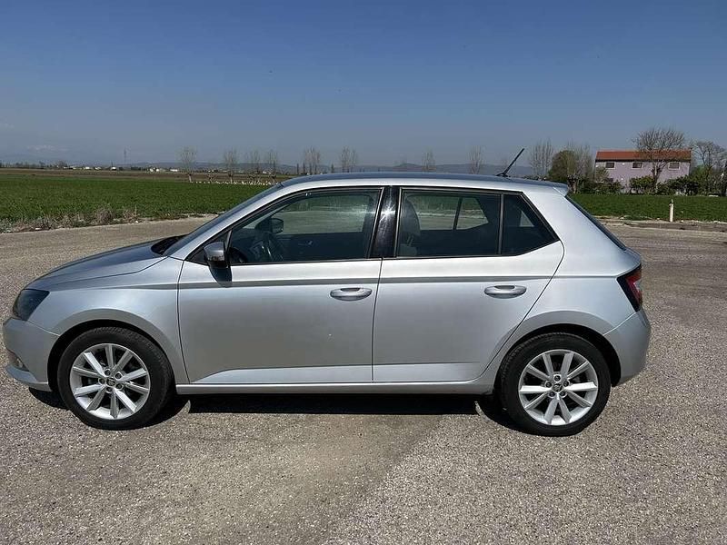 Usata Skoda Fabia Executive 75 CV (55 kW) 2017 Grigio Berlina