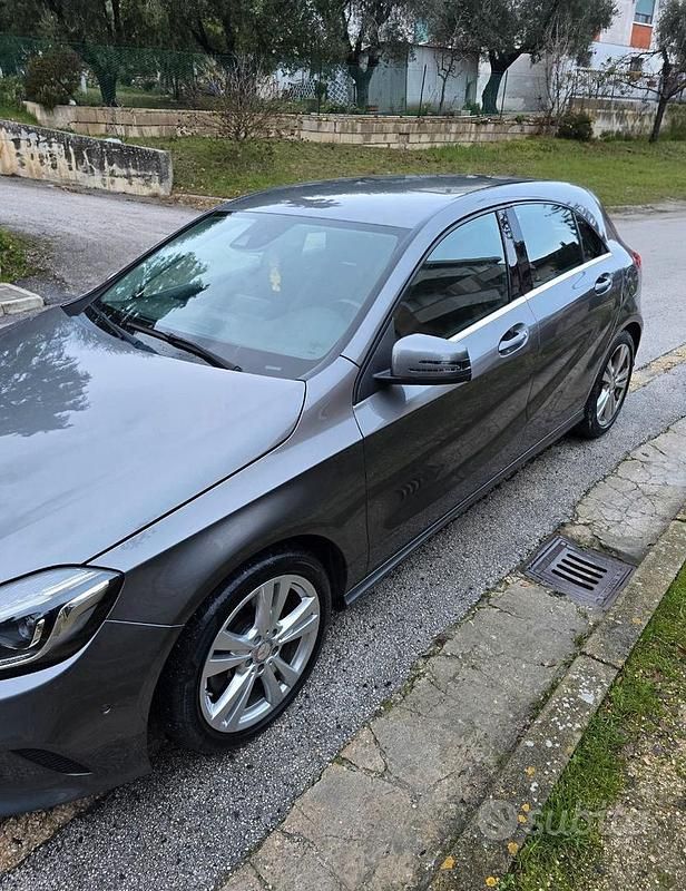 Usata Mercedes A200 136 CV (100 kW) 2017 Grigio Berlina