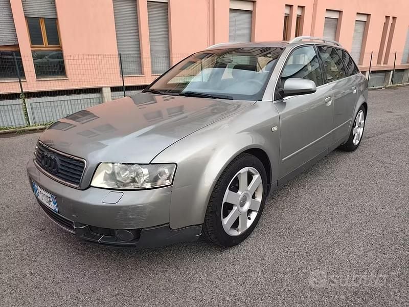 Usata Audi A4 130 CV (95 kW) 2004 Grigio Station wagon