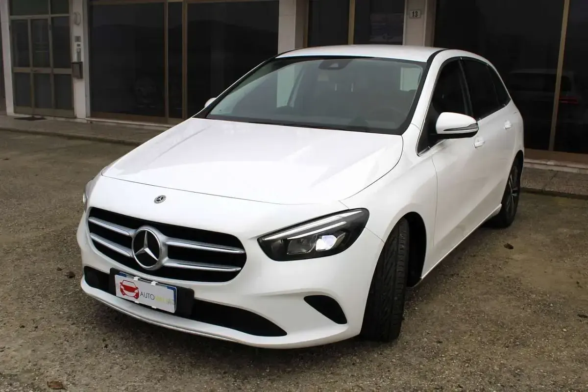 Usata Mercedes B200 150 CV (110 kW) 2022 Bianco Utilitaria