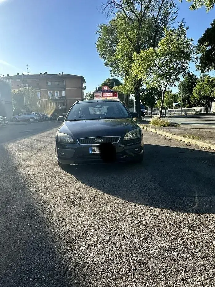 Usata Ford Focus 90 CV (66 kW) 2007 Nero Station wagon