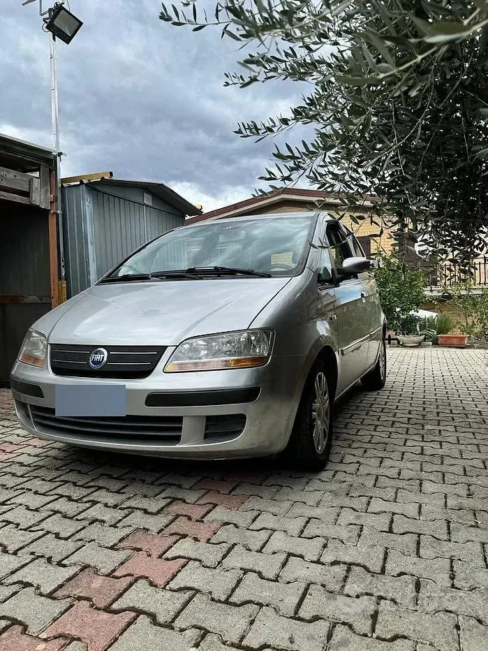 Usata Fiat Idea 95 CV (69 kW) 2004 Monovolume