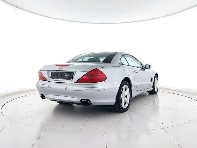 Usata Mercedes SL350 245 CV (180 kW) 2003 Grigio metallizzato Cabrio