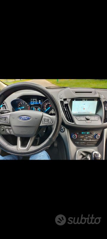 Usata Ford Kuga 120 CV (88 kW) 2018 Nero SUV