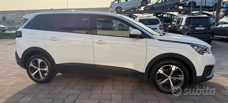 Usata Peugeot 5008 Business-Line 119 CV (87 kW) 2018 Bianco SUV