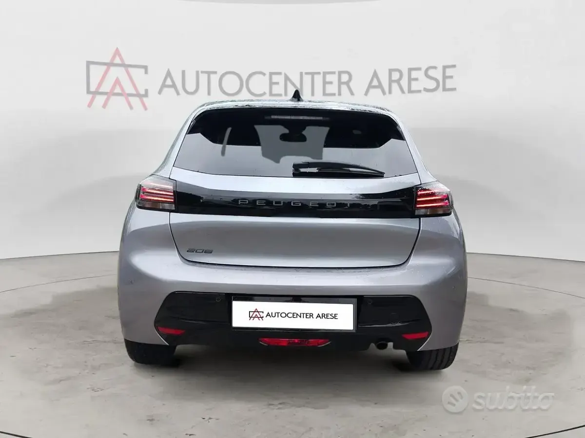 Usata Peugeot 208 Allure 101 CV (74 kW) 2025 Grigio Utilitaria