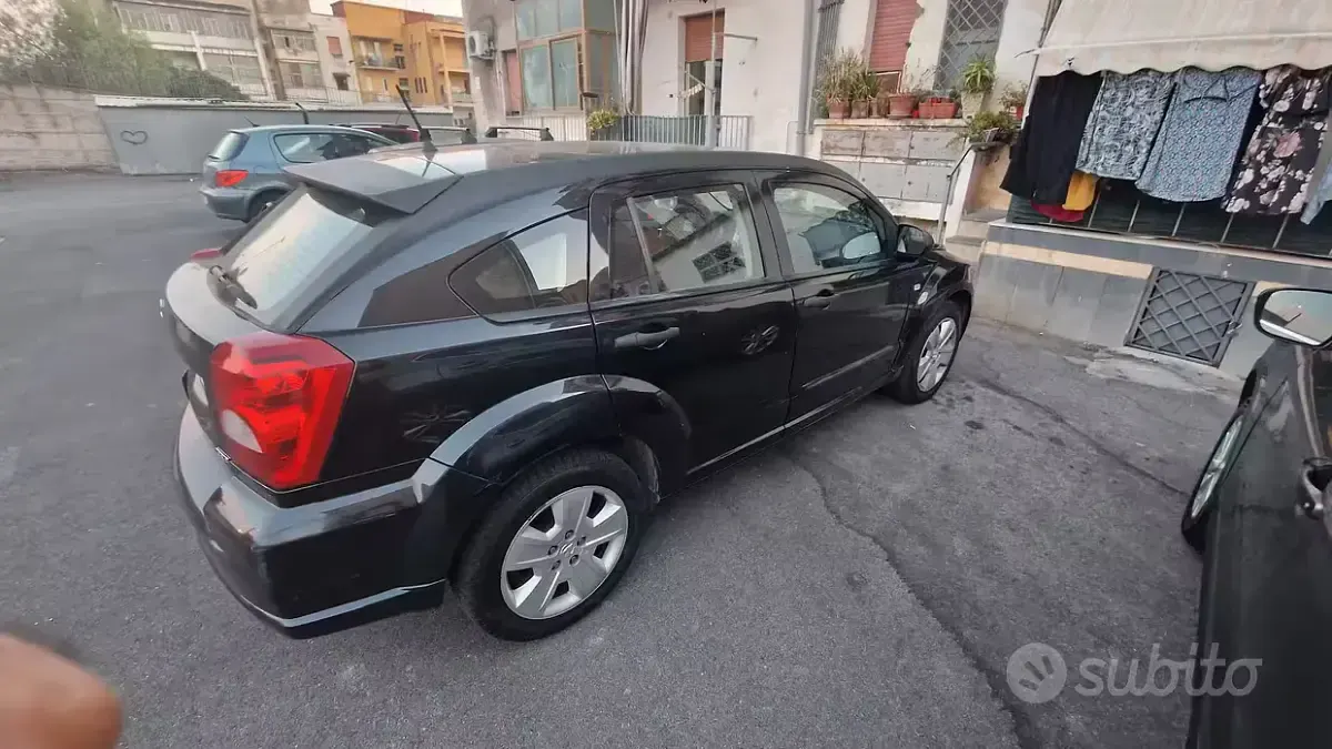 Usata Dodge Caliber 140 CV (102 kW) 2010 Nero Utilitaria