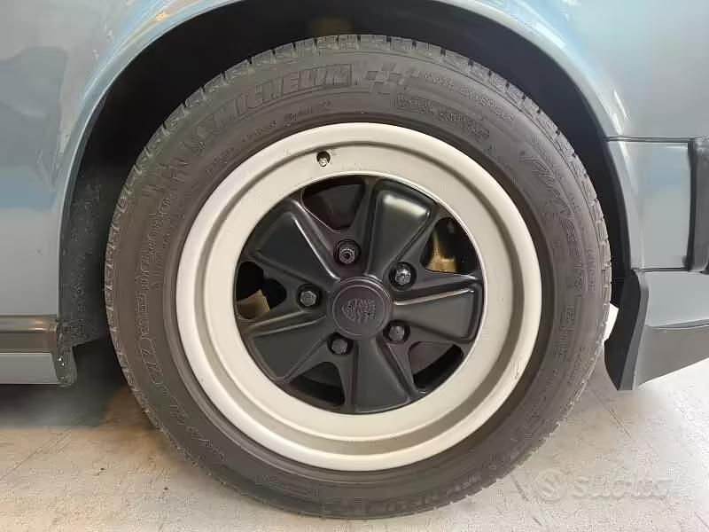 Usata Porsche 911 Carrera Cabriolet 231 CV (169 kW) 1983 Other Cabrio