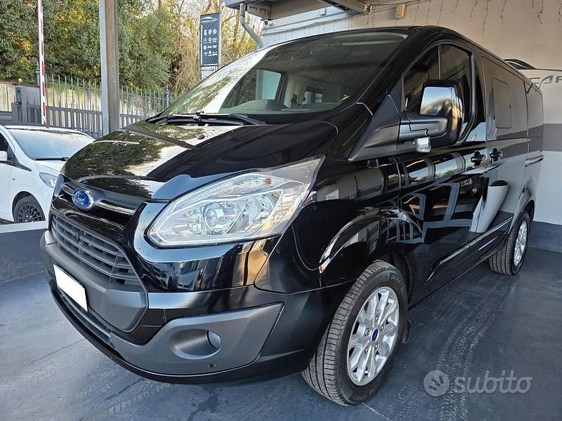 Usata Ford Tourneo Titanium 170 CV (125 kW) 2017 Nero Furgone