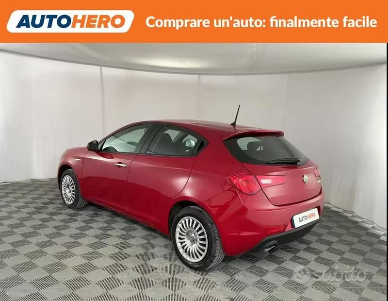 Usata Alfa Romeo Giulietta 120 CV (88 kW) 2017 Rosso Utilitaria