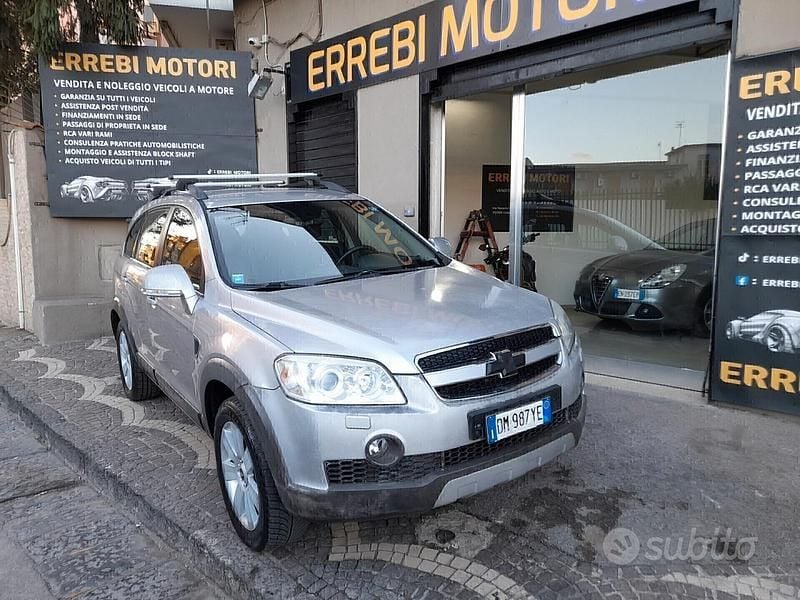Usata Chevrolet Captiva 150 CV (110 kW) 2008 Grigio SUV