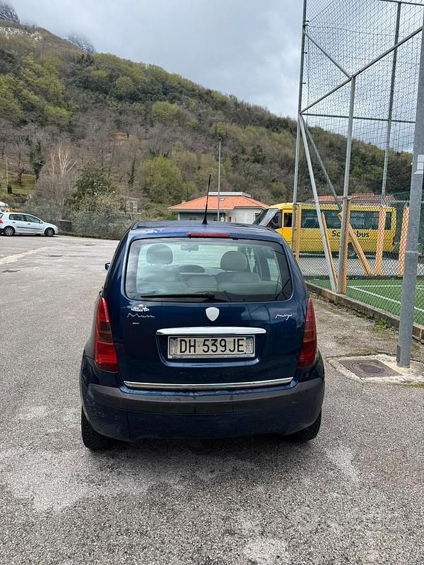 Usata Lancia Musa 2007 Blu Monovolume