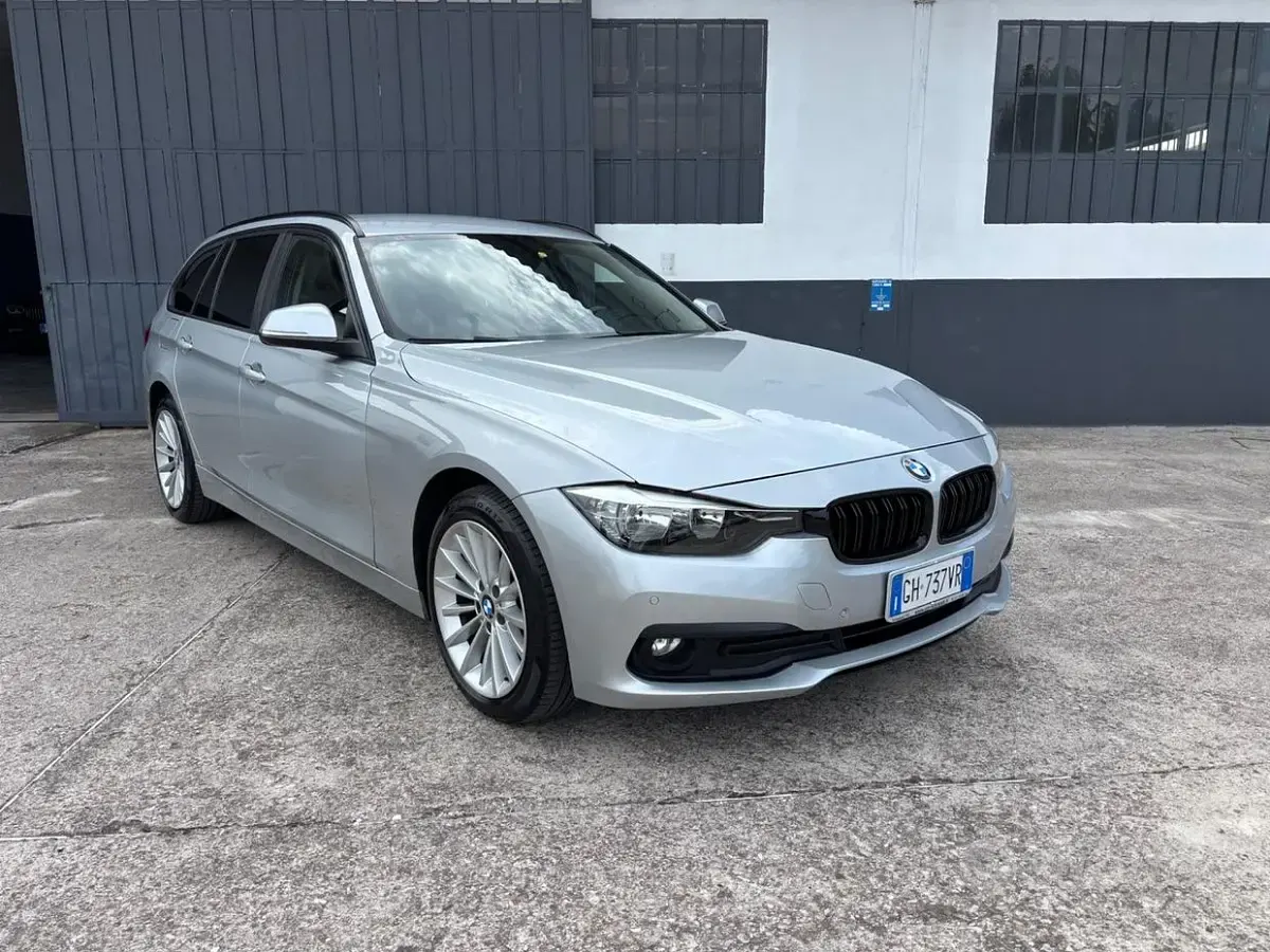 Usata BMW 318 150 CV (110 kW) 2017 Grigio Station wagon