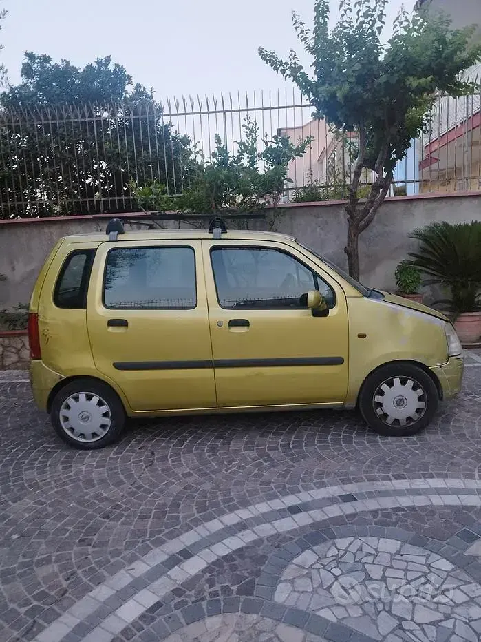 Usata Opel Agila 75 CV (55 kW) 2000 Giallo Monovolume