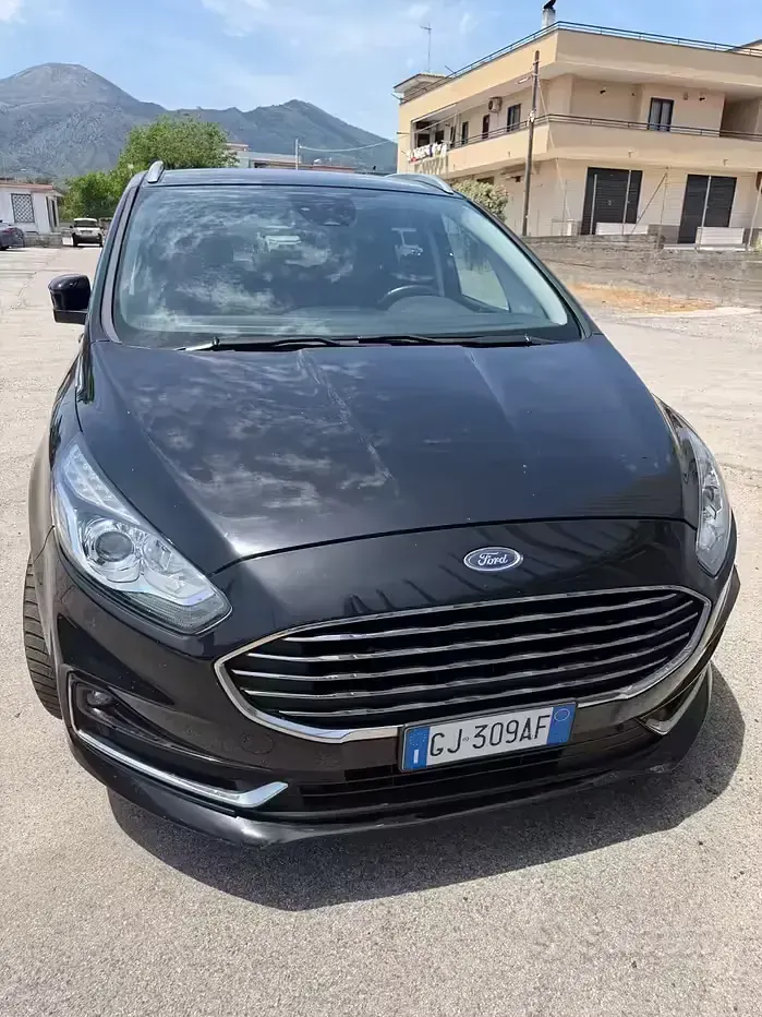 Usata Ford S-MAX S 150 CV (110 kW) 2022 Nero Monovolume