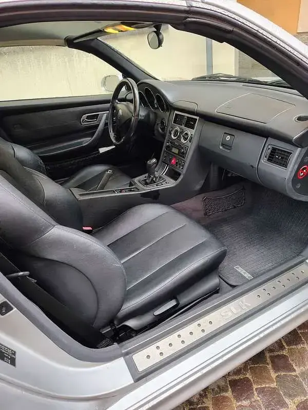 Usata Mercedes SLK200 163 CV (119 kW) 2001 Cabrio