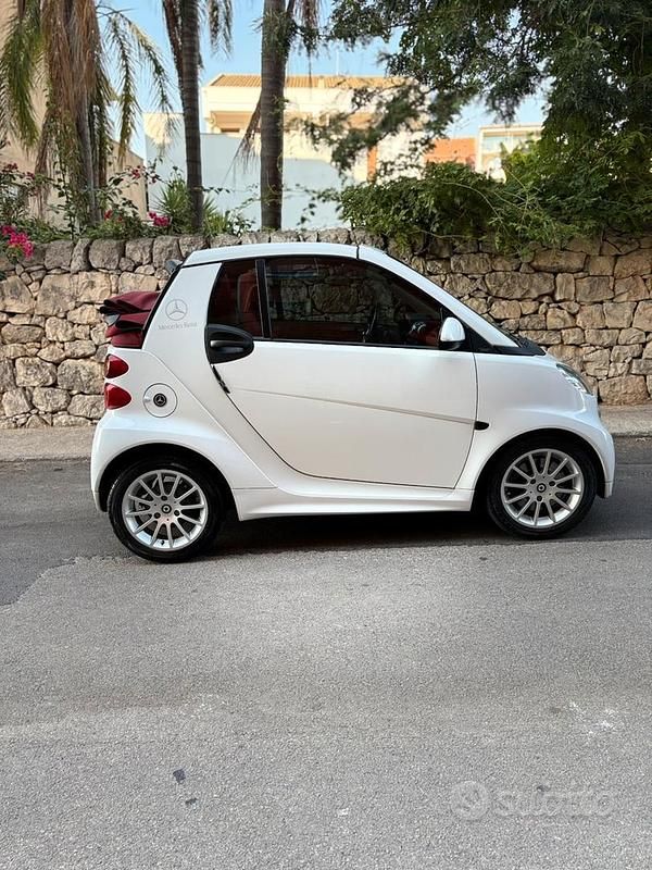 Bianco Usata 2012 Smart ForTwo Cabrio Cabrio | 6900 € (Buon prezzo) - Immagine 1/3