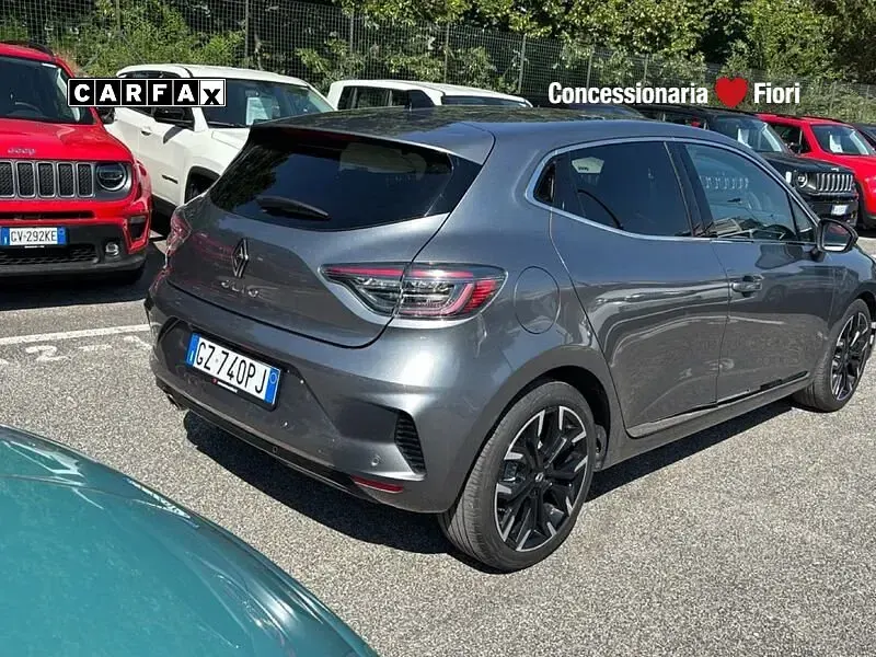 Usata Renault Clio V Techno 101 CV (74 kW) 2025 Grigio Utilitaria