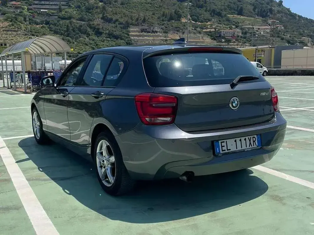 Usata BMW 118 143 CV (105 kW) 2012 Grigio Utilitaria