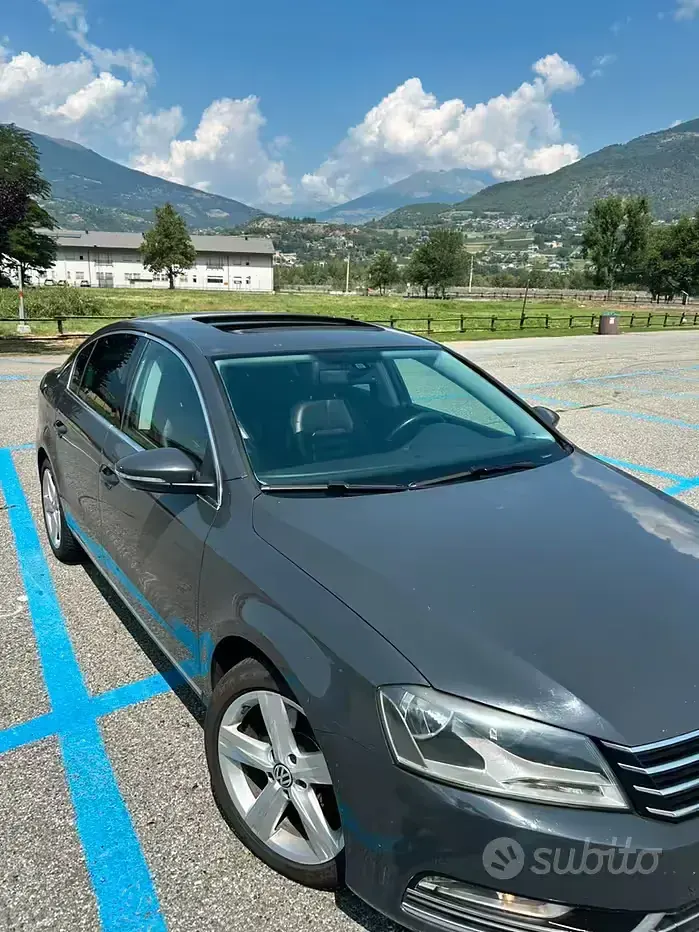 Usata VW Passat Highline 160 CV (117 kW) 2011 Grigio Berlina
