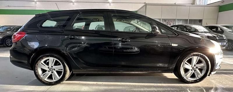 Gebraucht Opel Astra 110 PS (80 kW) 2013 Schwarz Kombi