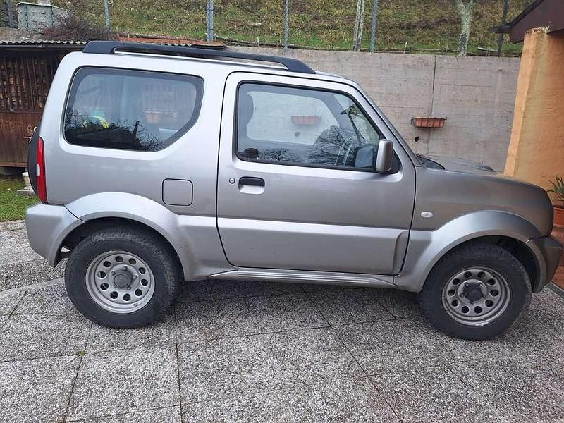 Usata Suzuki Jimny 82 CV (60 kW) 2015 Grigio SUV