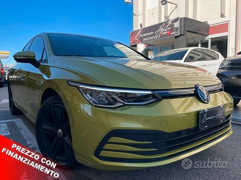 Giallo Usata 2020 VW Golf VII Life Tre volumi | 20.900 € (Buon prezzo) - Immagine 1/4