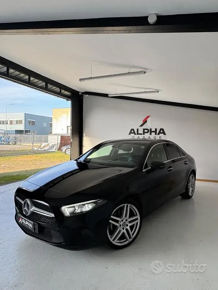 Usata Mercedes A200 163 CV (119 kW) 2019 Nero Berlina