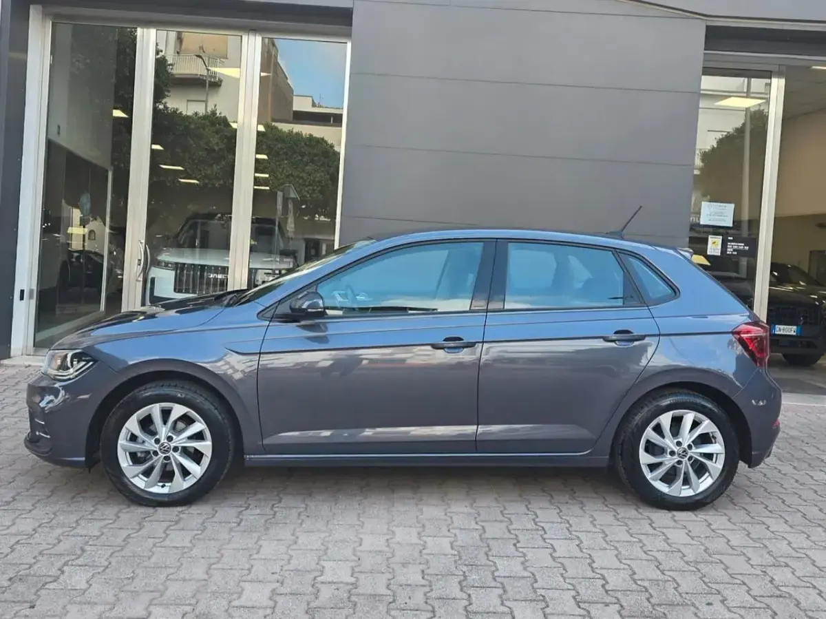 Usata VW Polo Style 95 CV (69 kW) 2023 Grigio Utilitaria