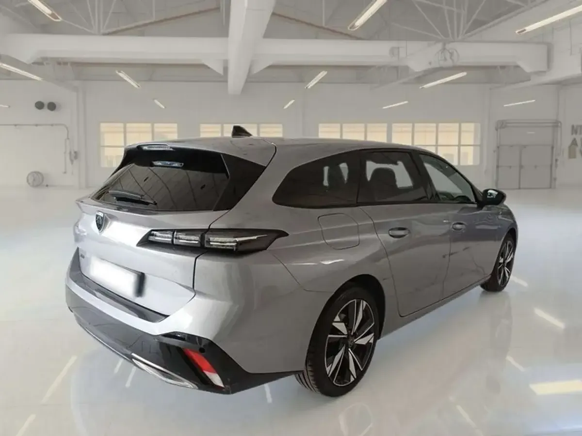 Usata Peugeot 308 SW Allure 131 CV (96 kW) 2023 Grigio Station wagon