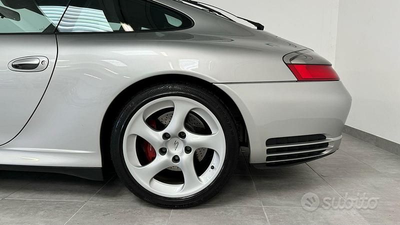 Usata Porsche 911 Carrera 4S 320 CV (235 kW) 2002 Argento Coupé