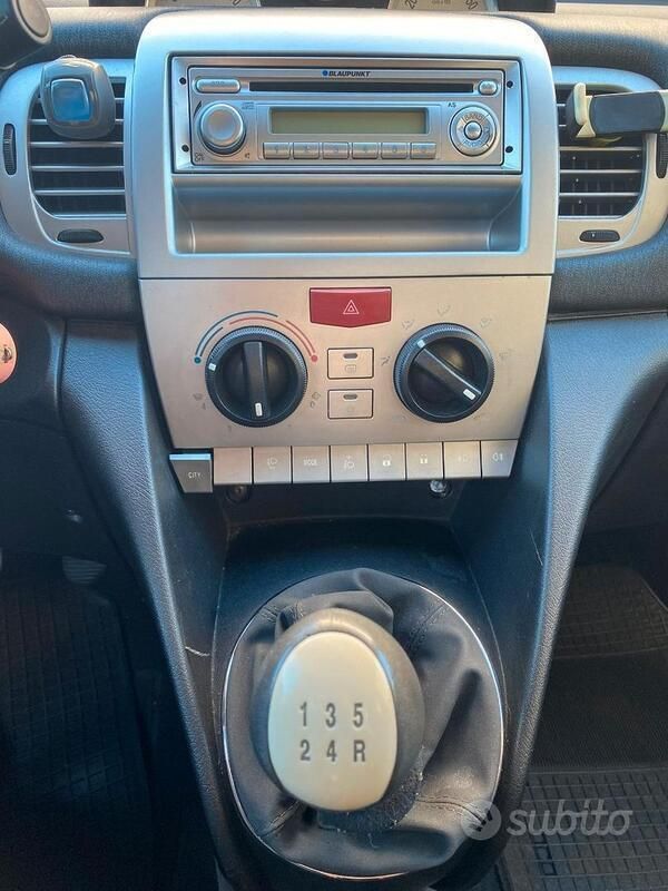 Usata Lancia Ypsilon 75 CV (55 kW) 2011 Utilitaria