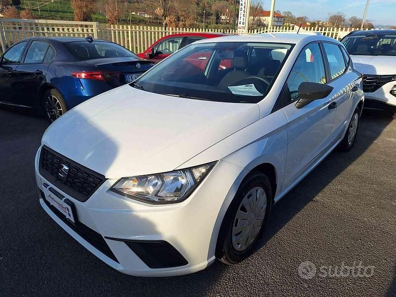Bianco Usata 2018 Seat Ibiza Reference Tre volumi | 7800 € (Ottimo prezzo) - Immagine 1/4