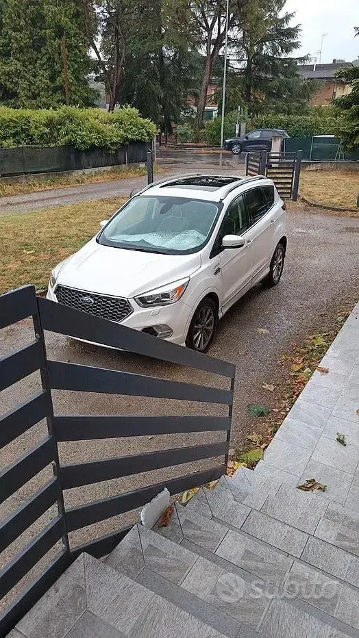 Usata Ford Kuga Vignale 150 CV (110 kW) 2017 Bianco SUV