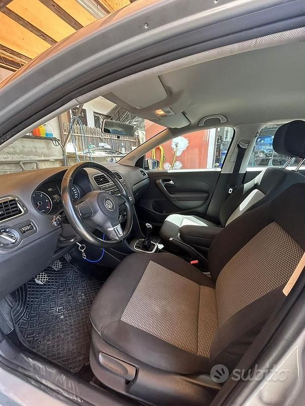 Usata VW Polo 90 CV (66 kW) 2011 Grigio Utilitaria