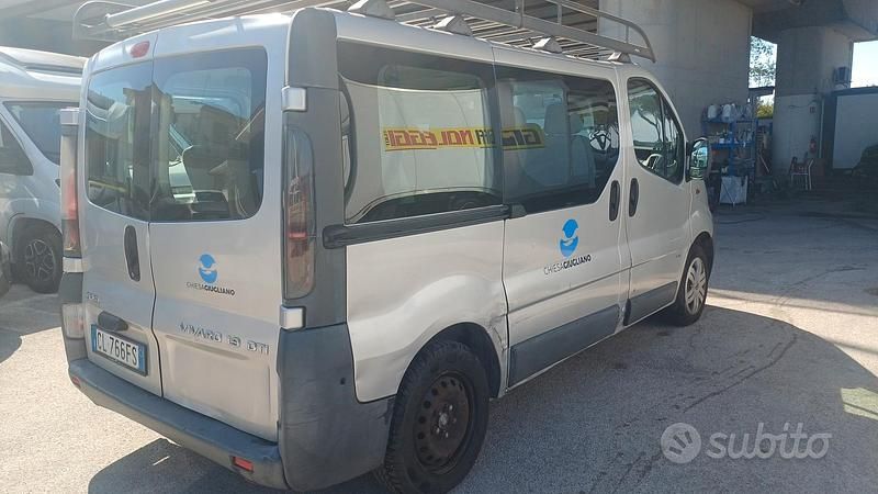 Usata Opel Vivaro 100 CV (73 kW) 2003 Grigio Monovolume