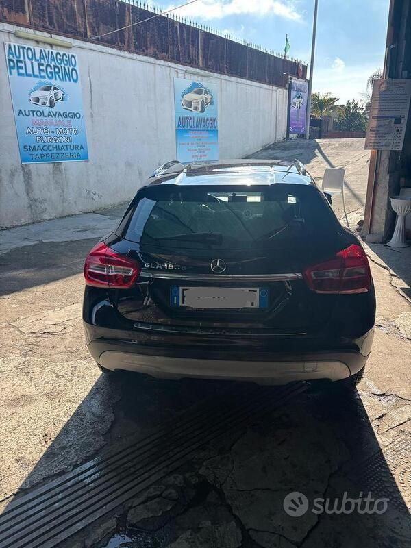 Usata Mercedes GLA180 Business 122 CV (89 kW) 2017 Nero SUV