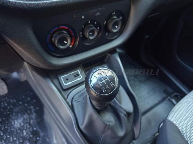 Usata Fiat Doblò 95 CV (69 kW) 2018 Blu Monovolume